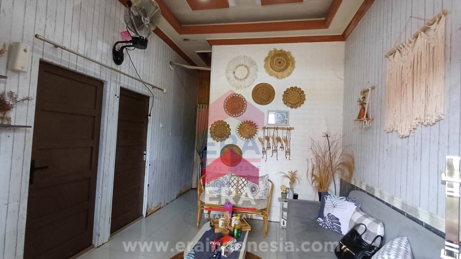 interior 8
