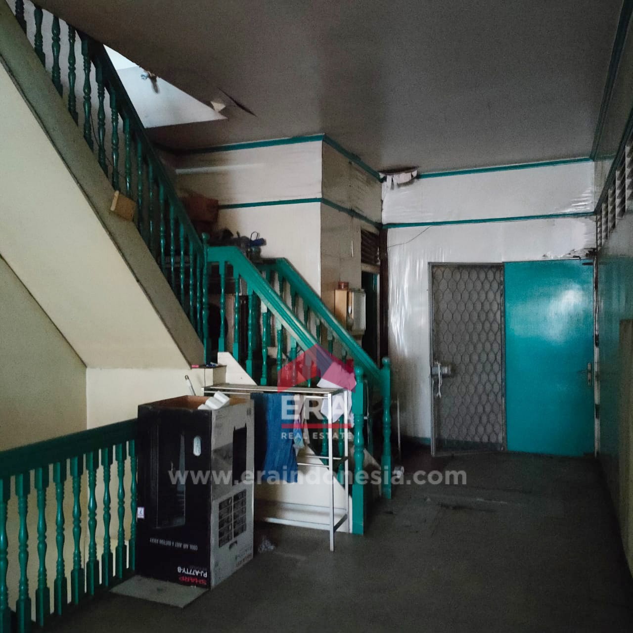 interior 8