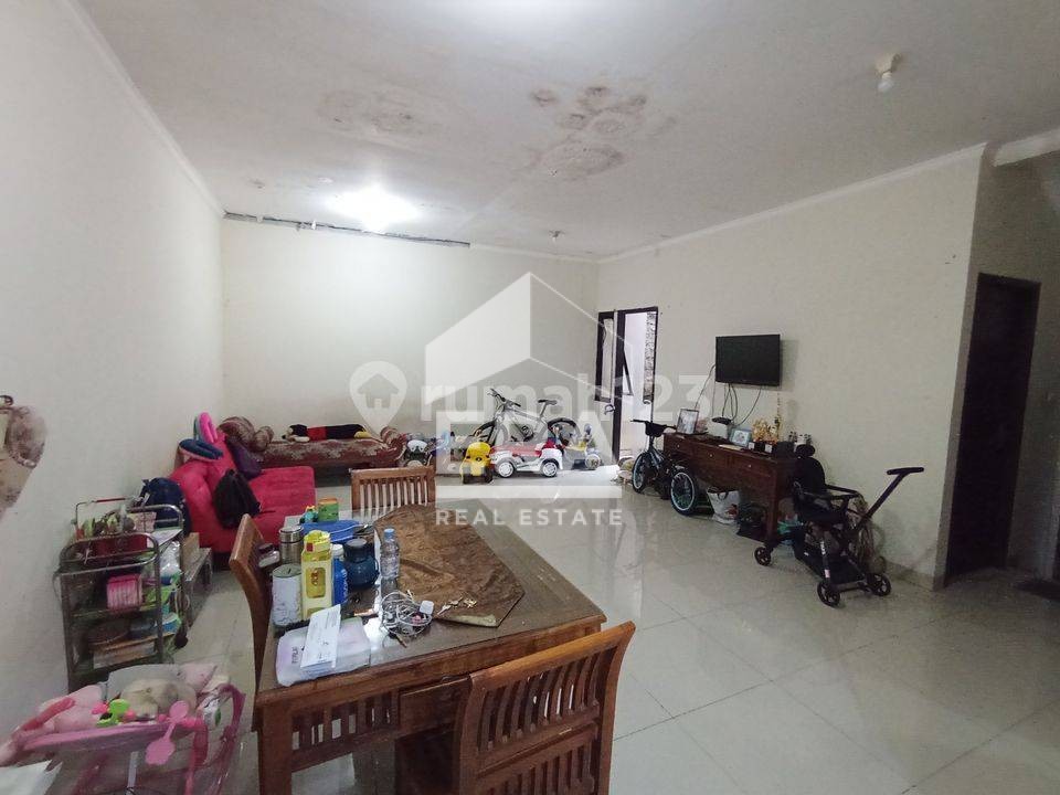 interior 8