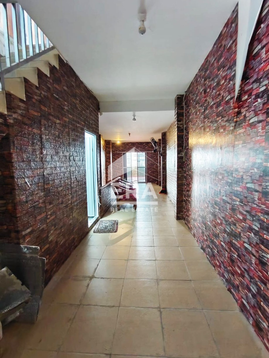 interior 8