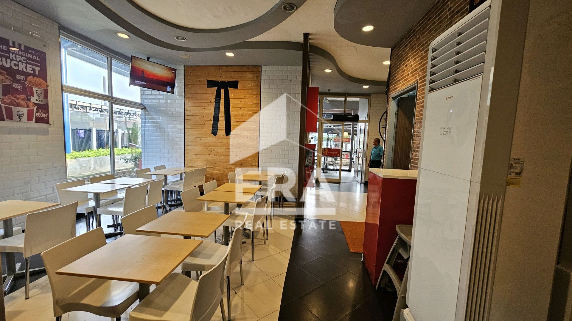 interior 8