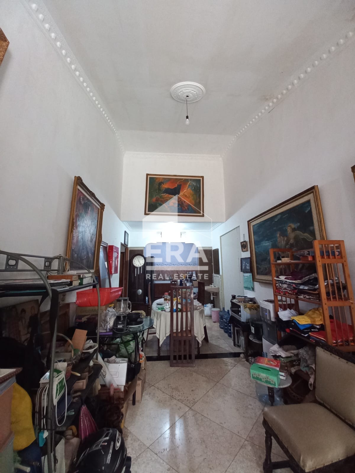 interior 8