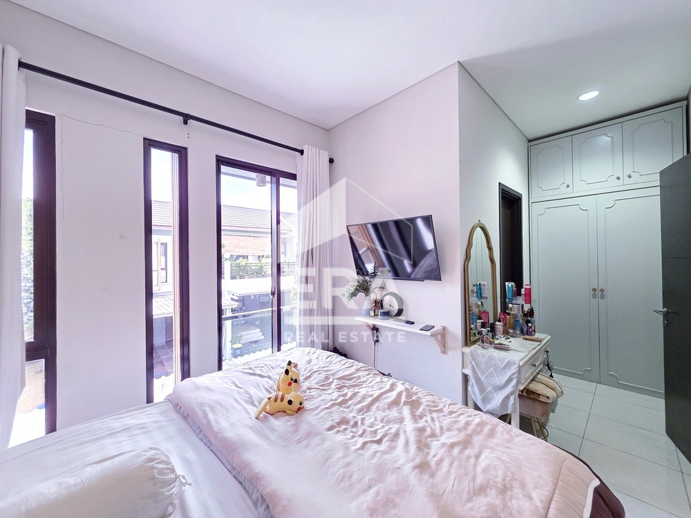 interior 11
