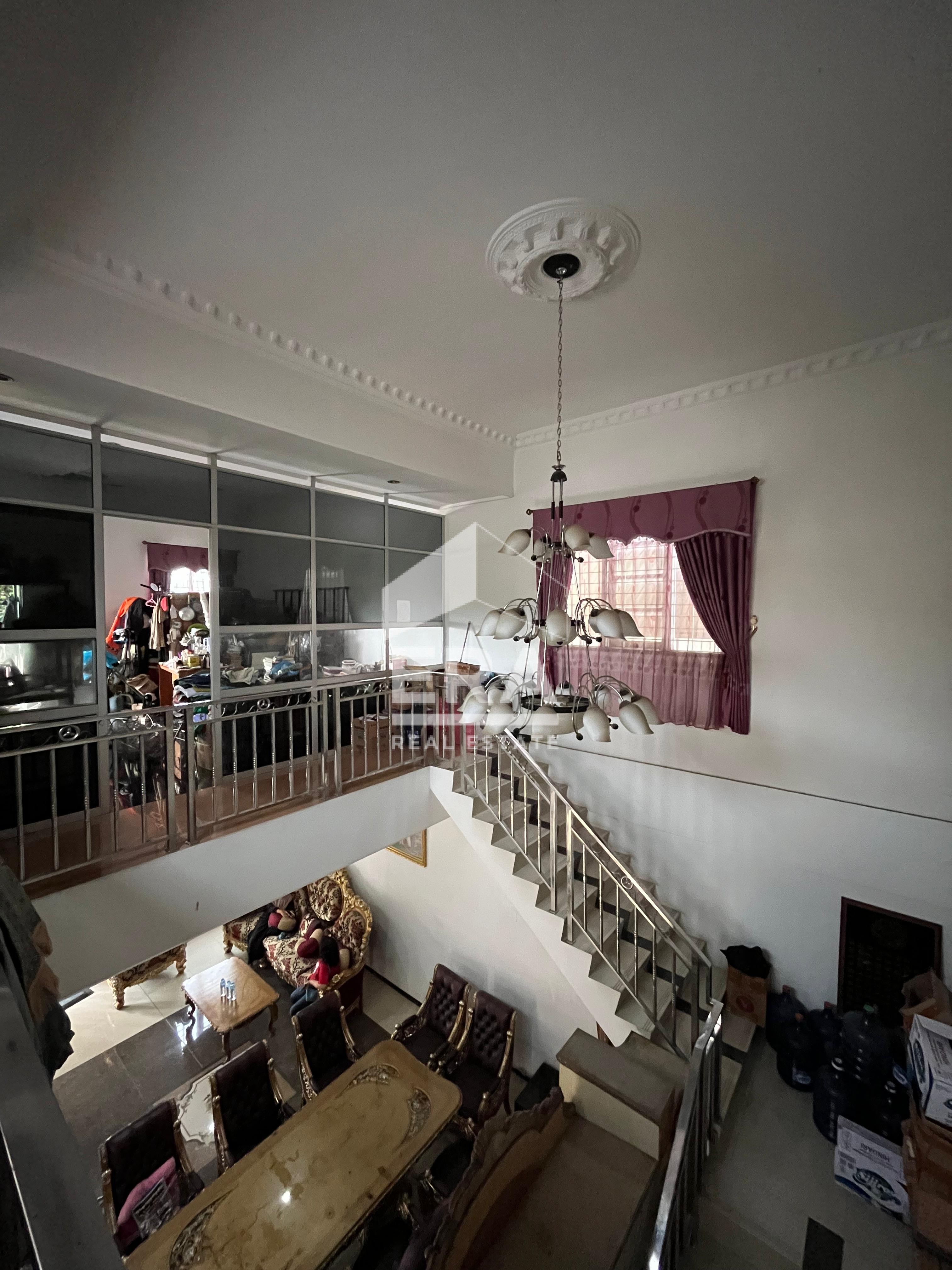 interior 6