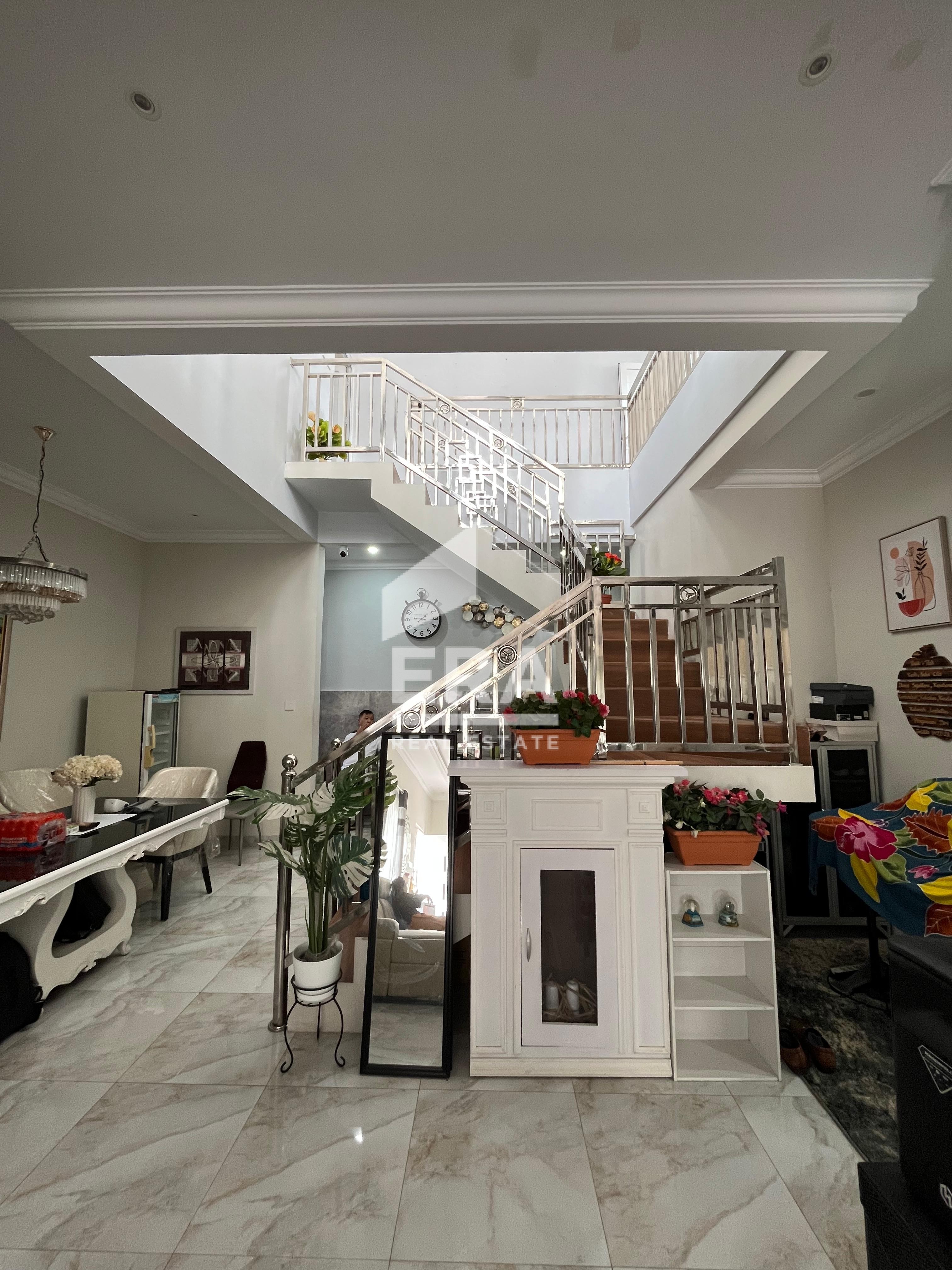 interior 4