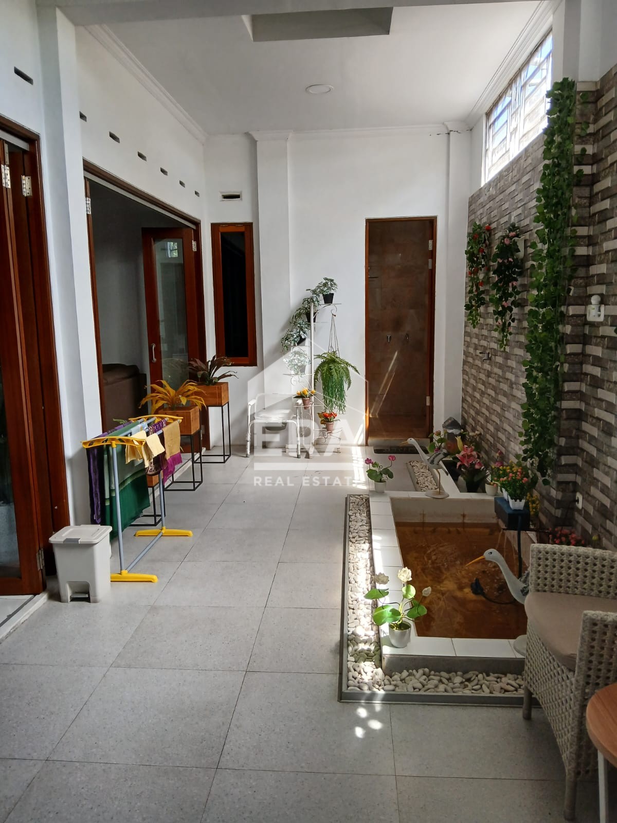 interior 6