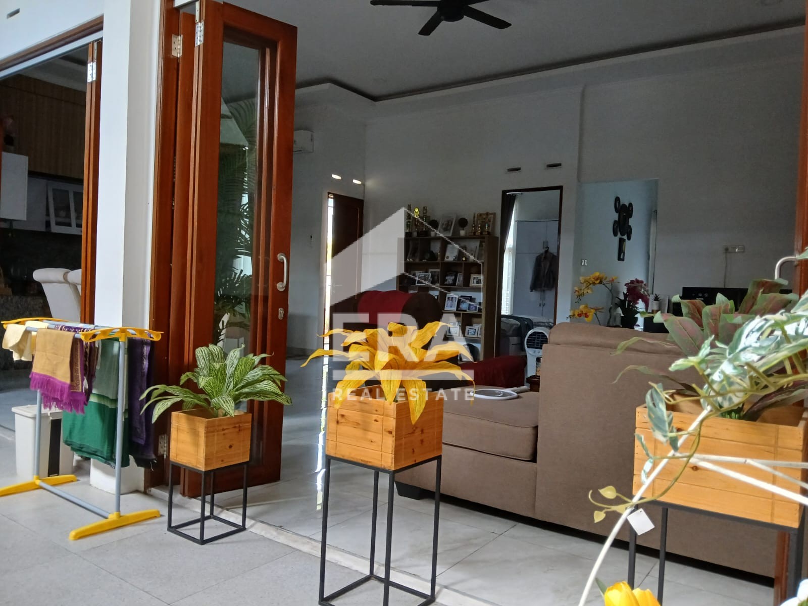 interior 10