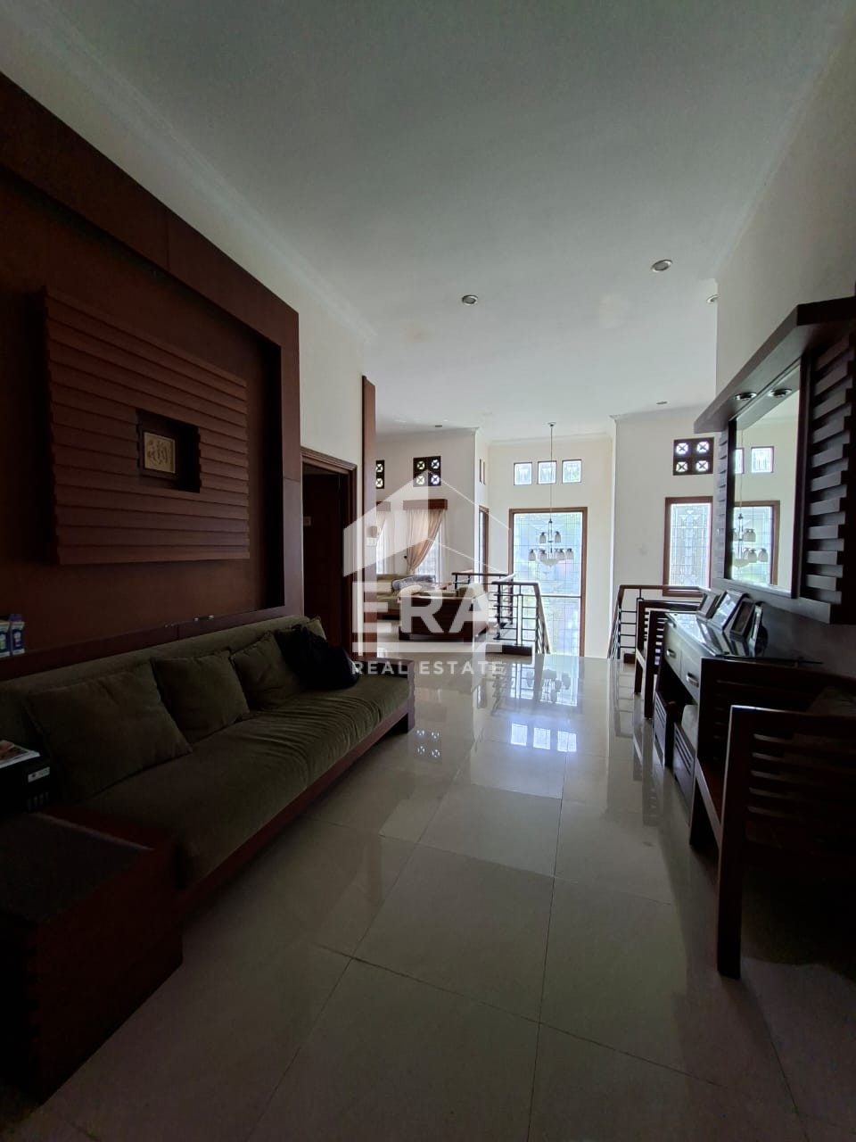interior 8