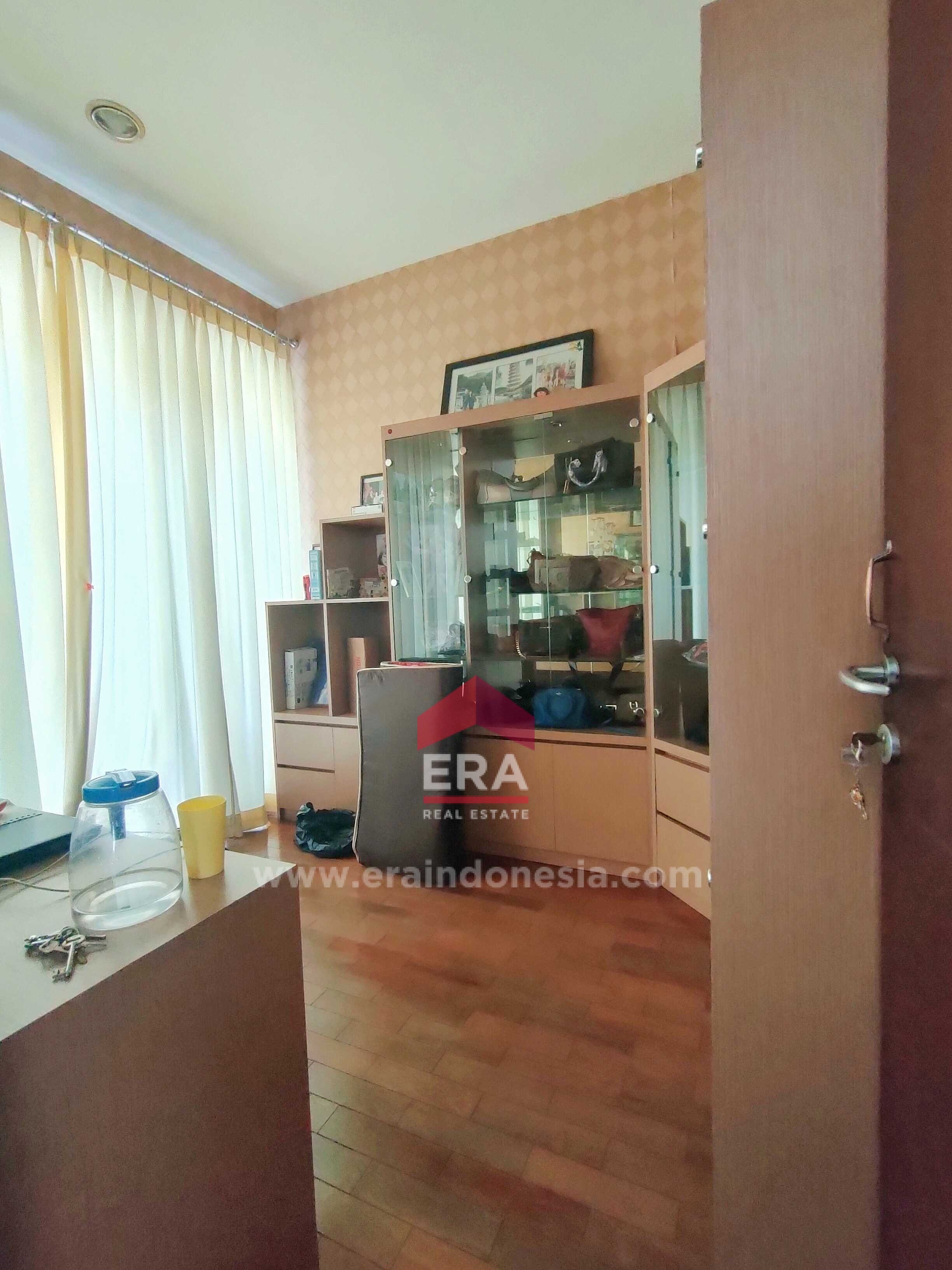 interior 12