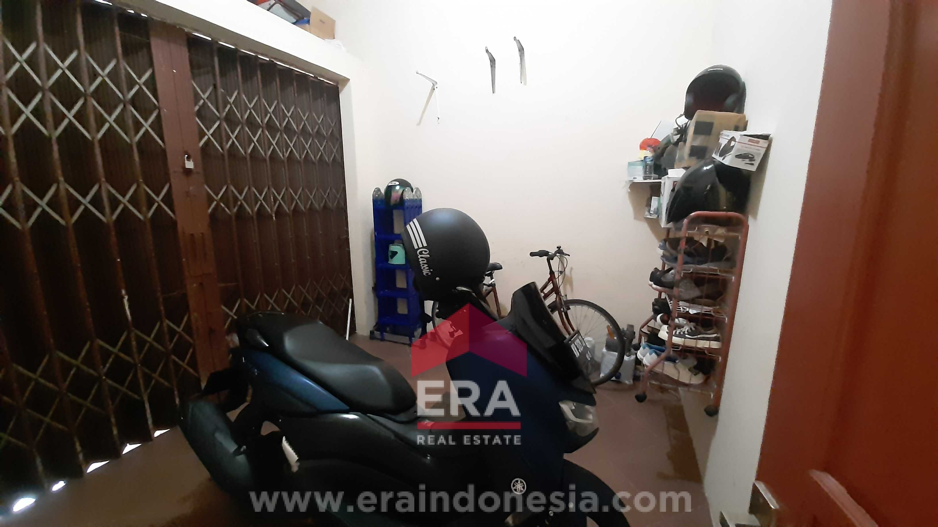 interior 8