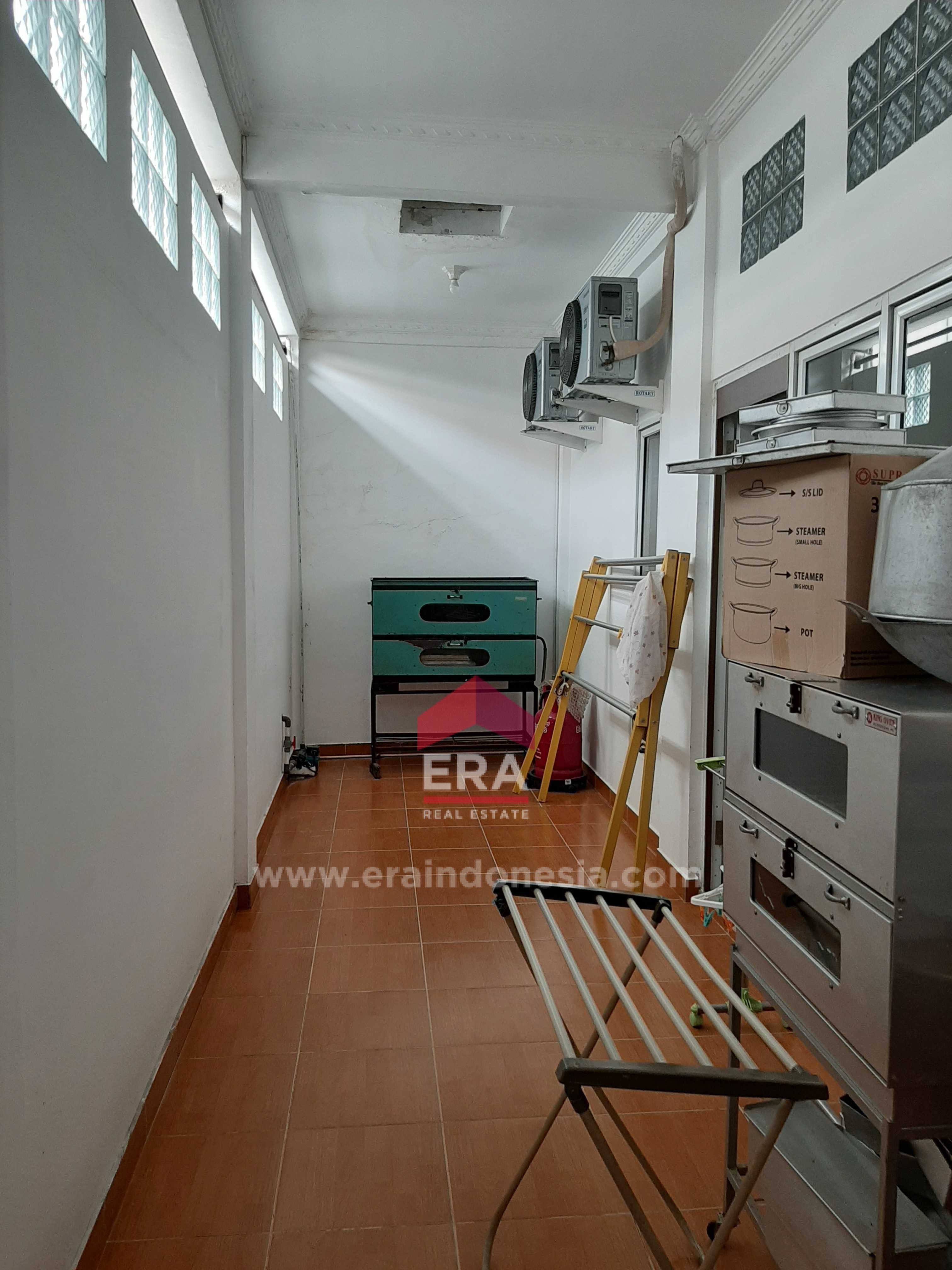 interior 16