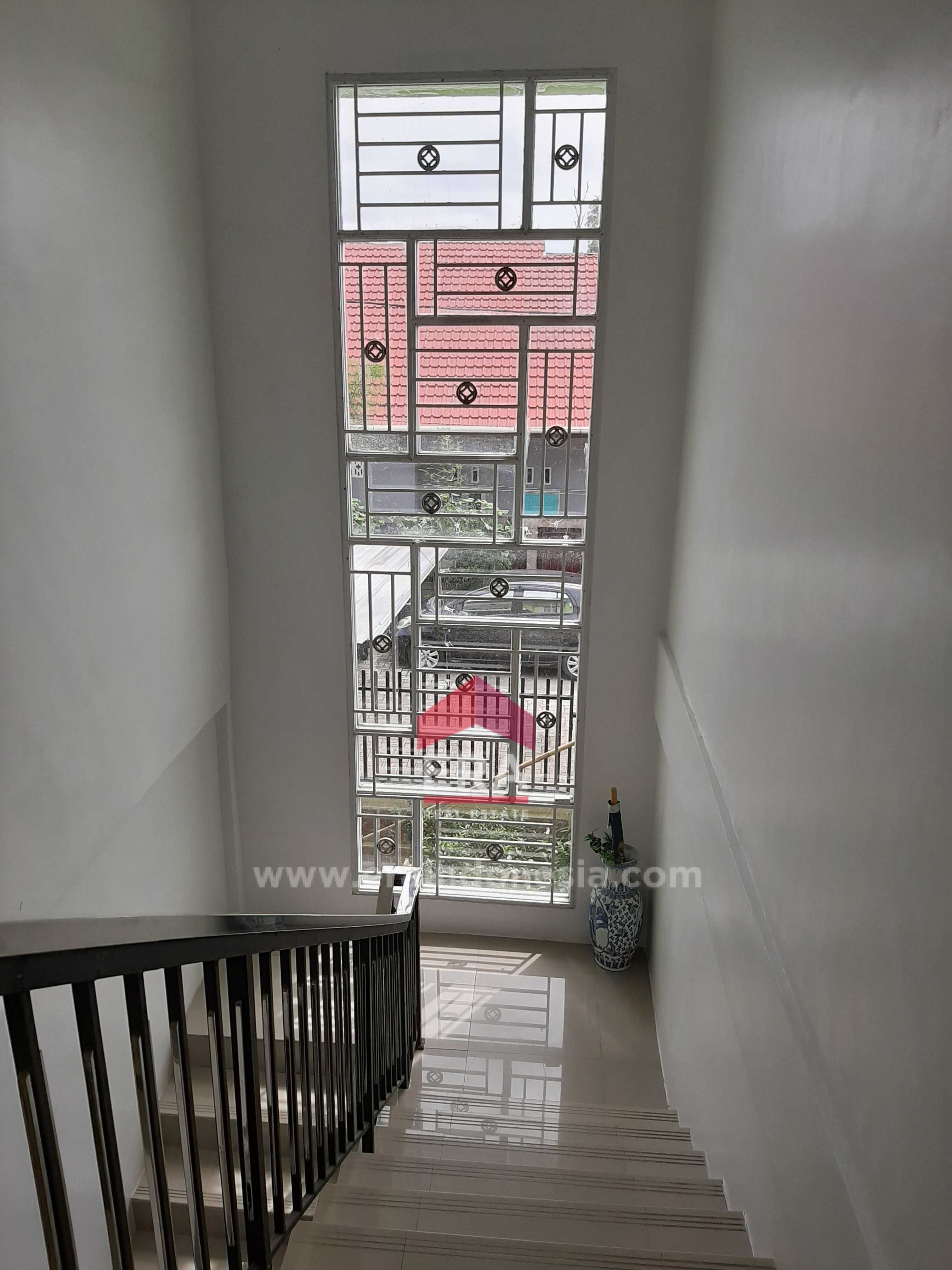 interior 11