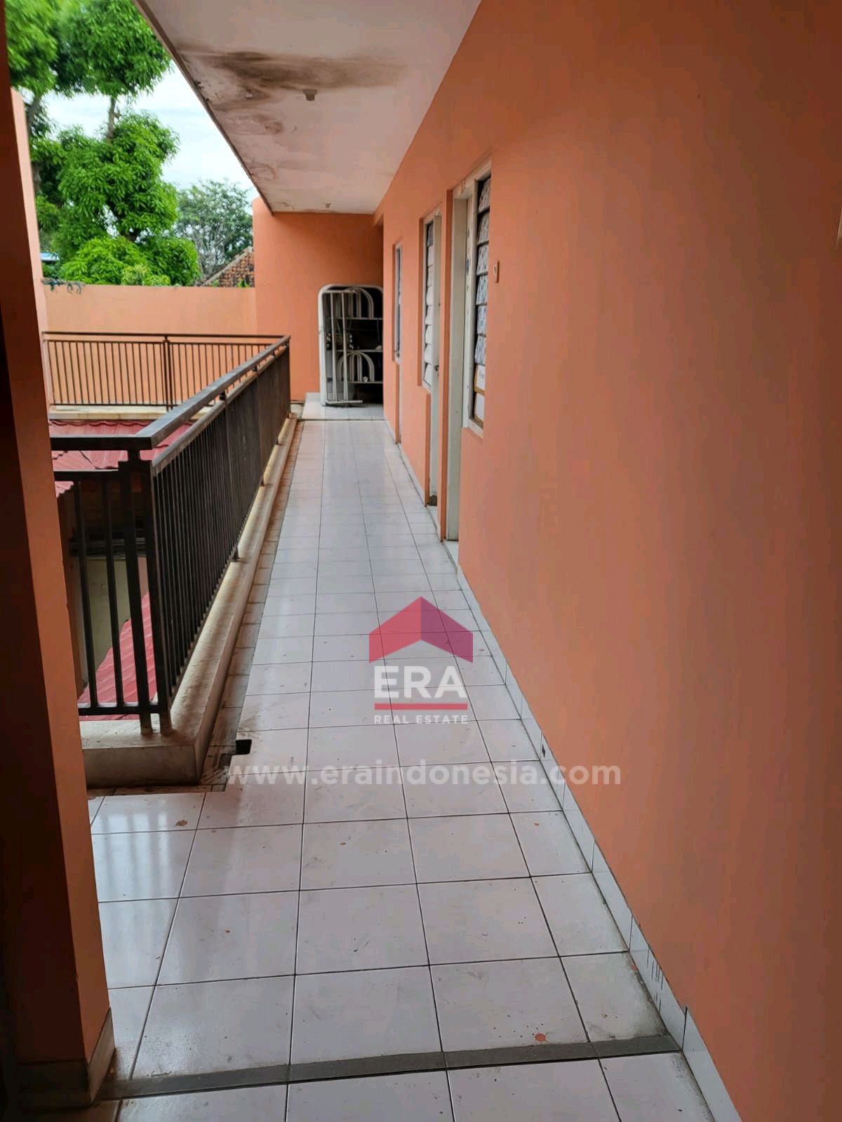 interior 8