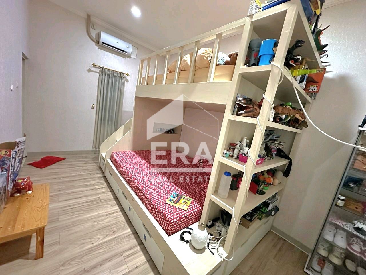 interior 6