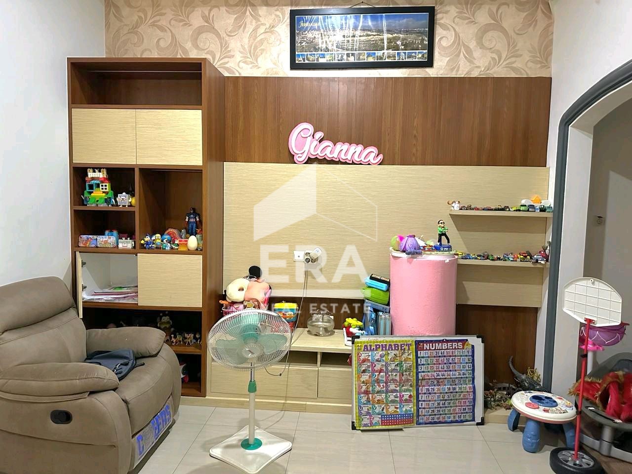 interior 8