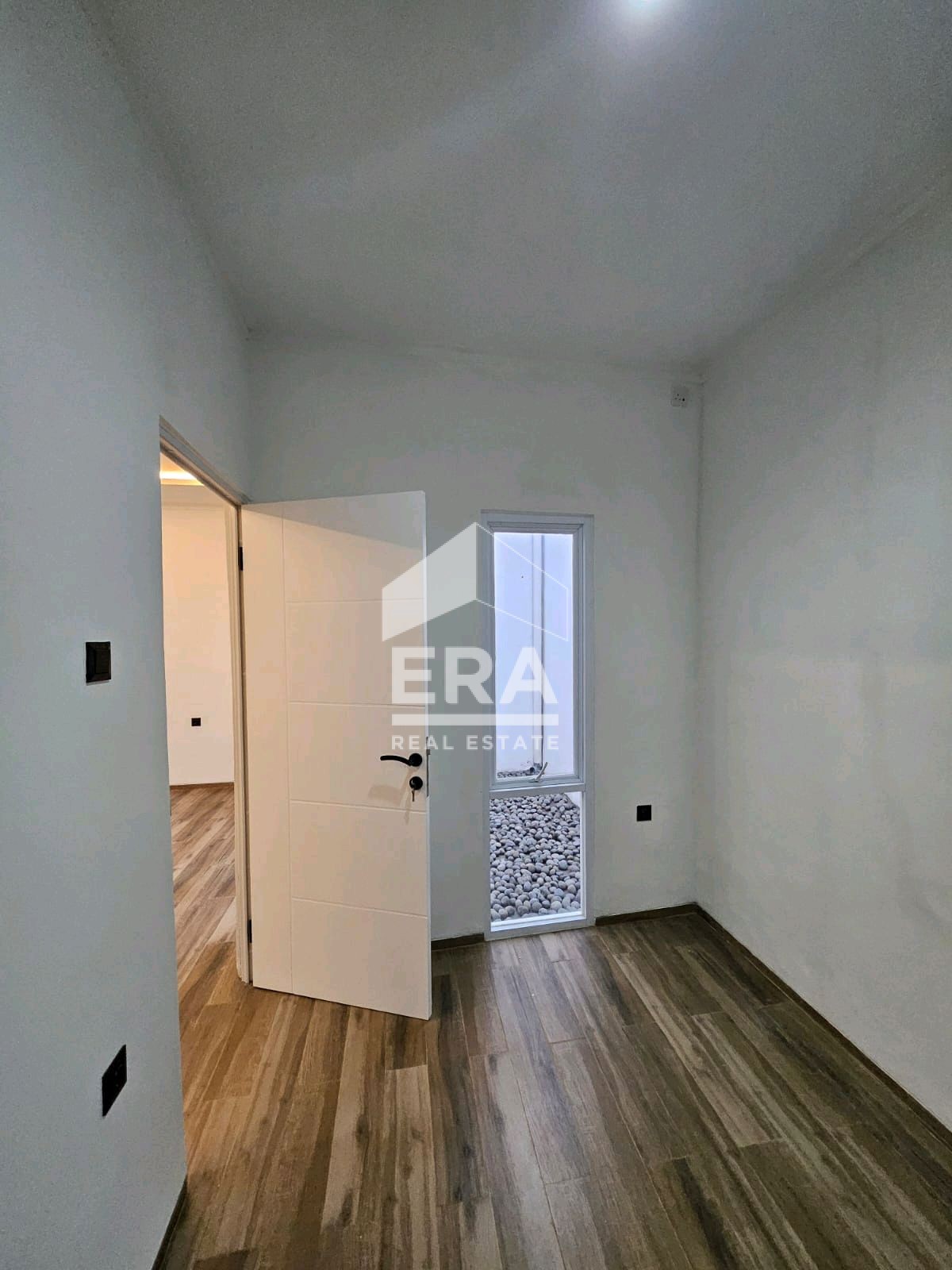 interior 8
