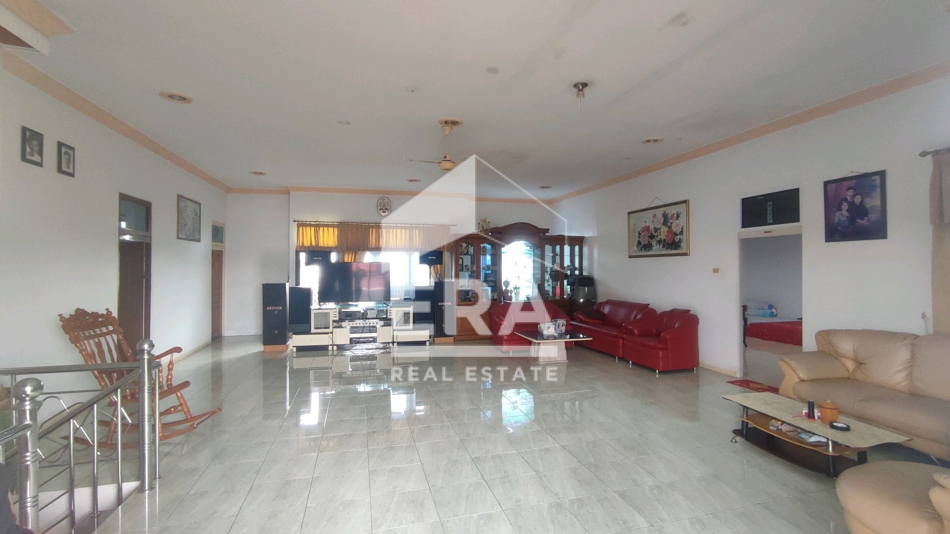 interior 16