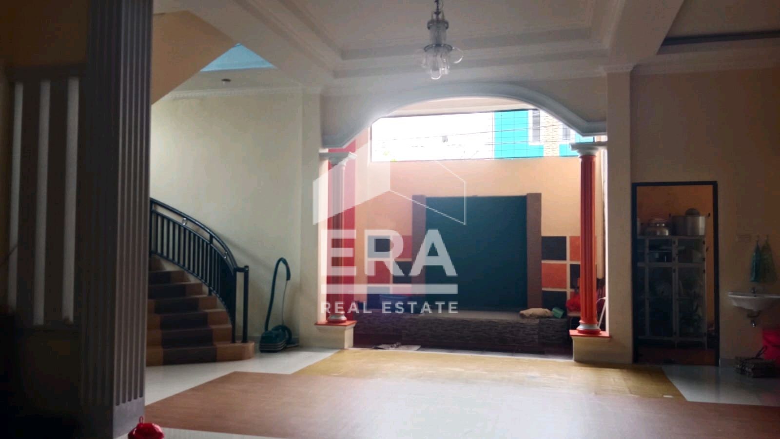 interior 6