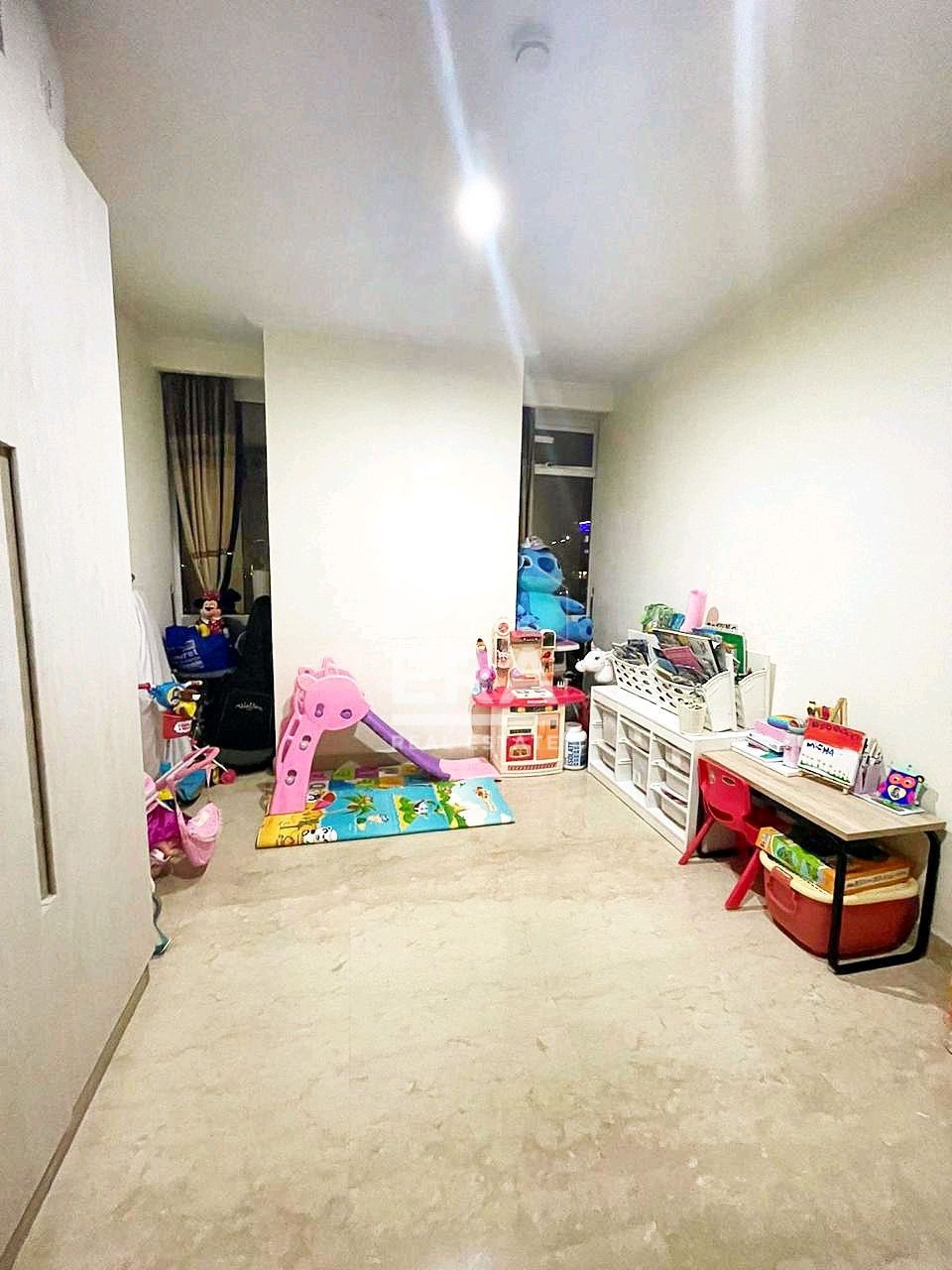 interior 8