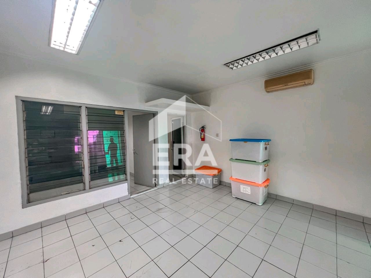 interior 8