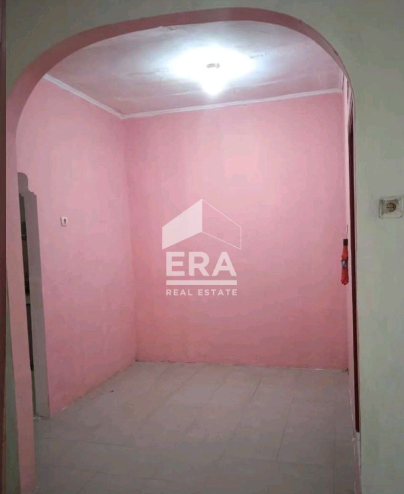 interior 8