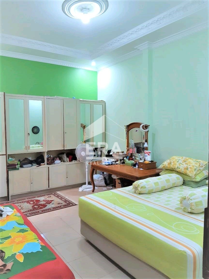 interior 8
