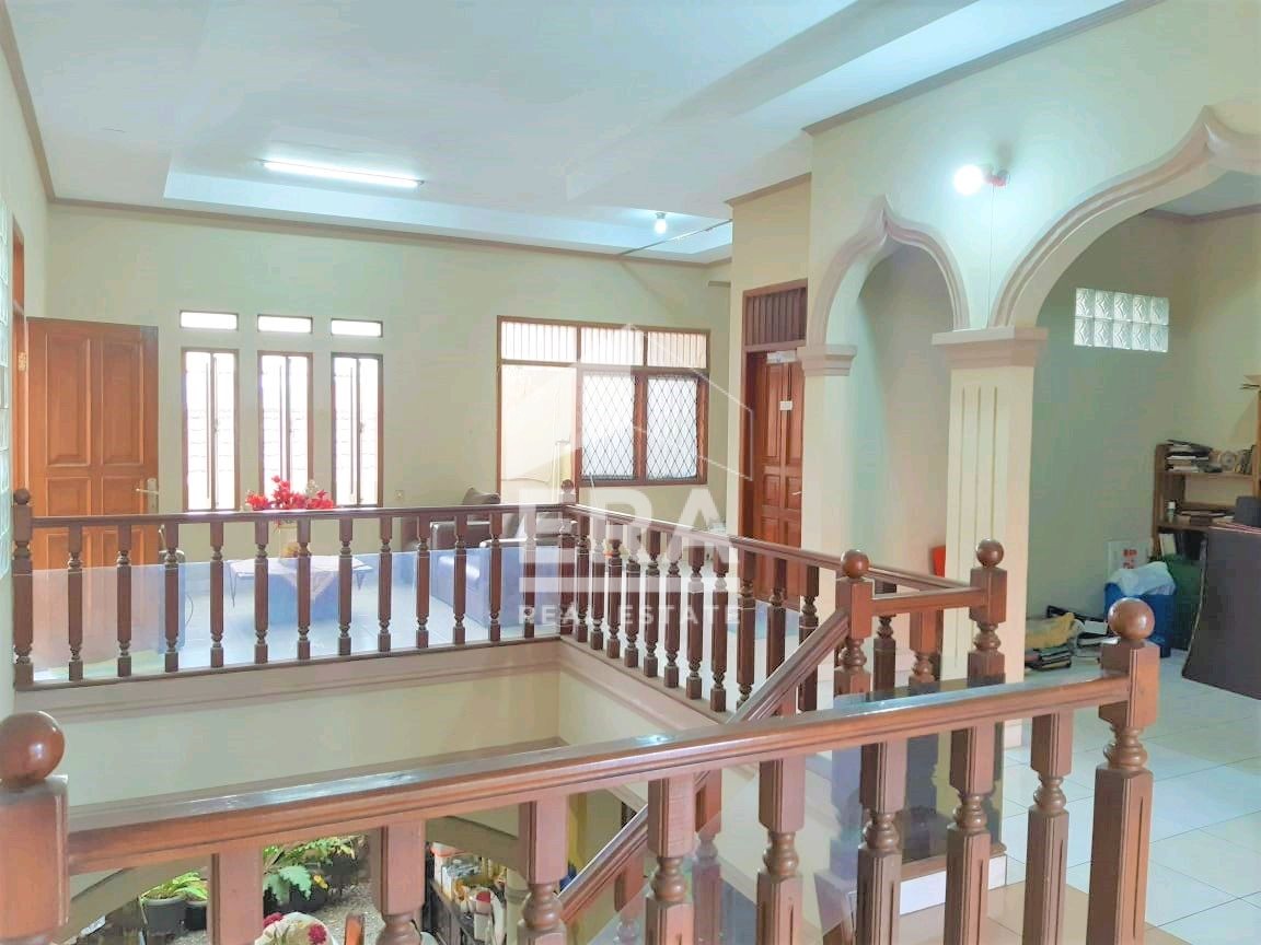 interior 11