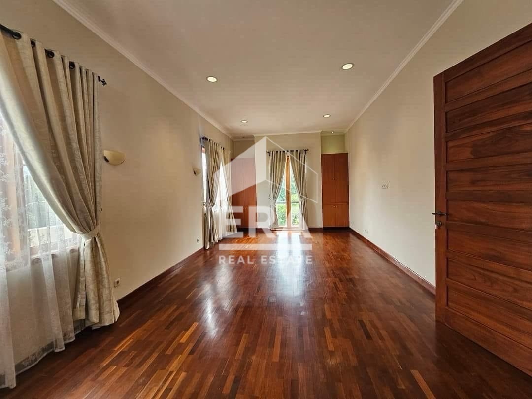 interior 10