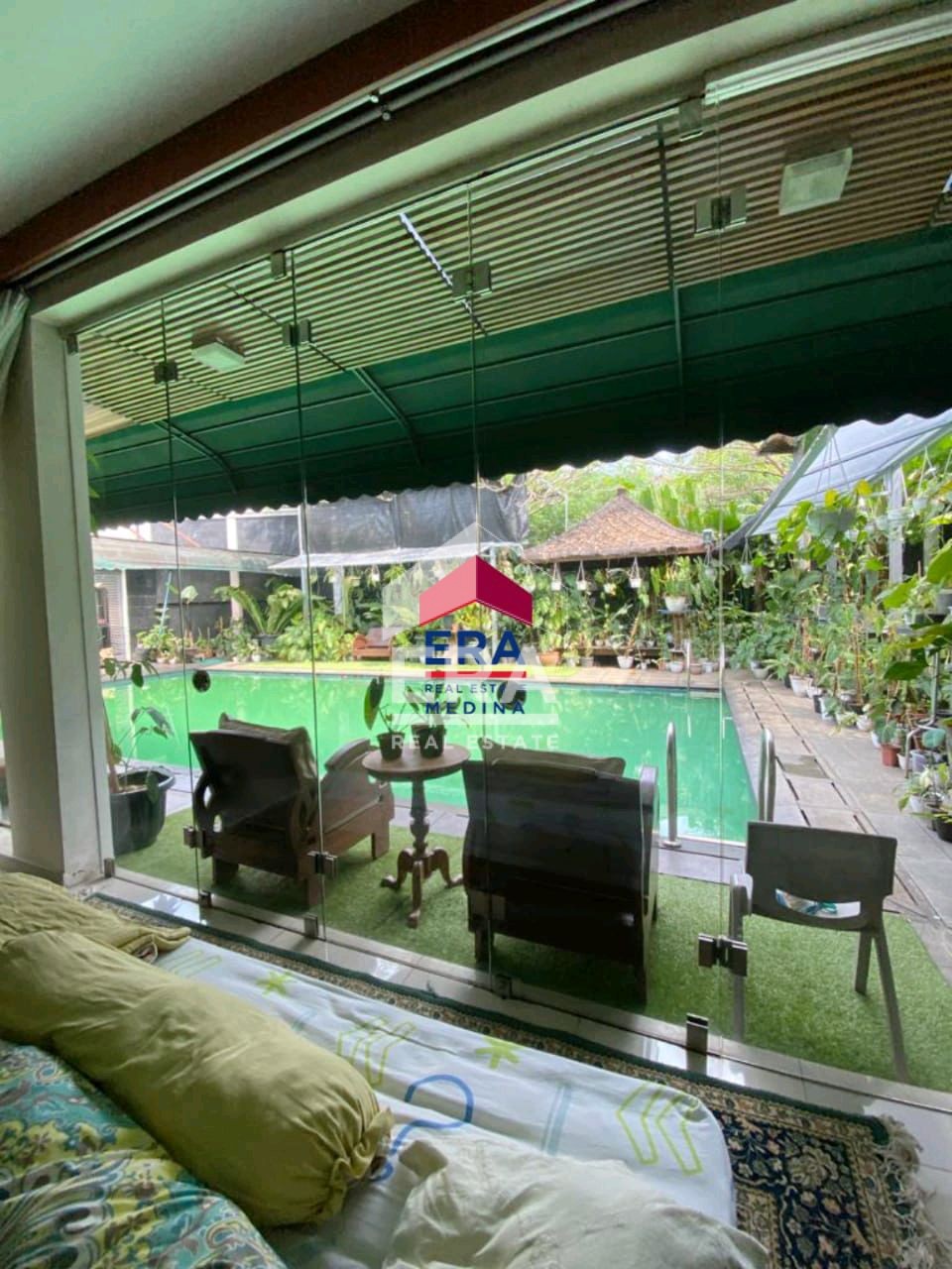 interior 8