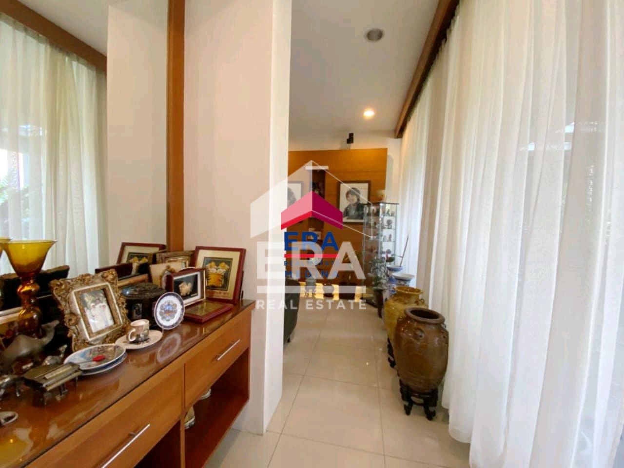 interior 10