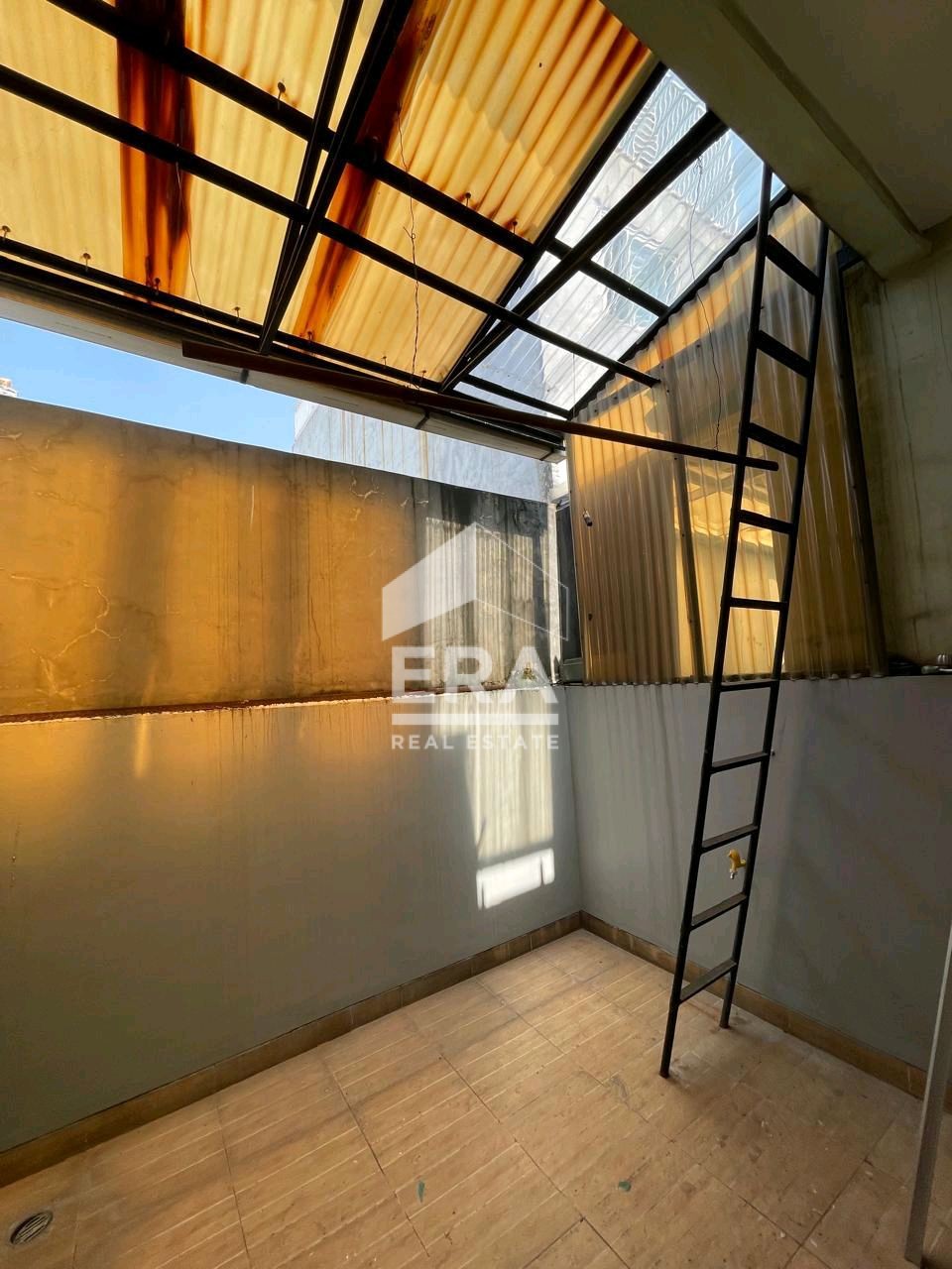 interior 6