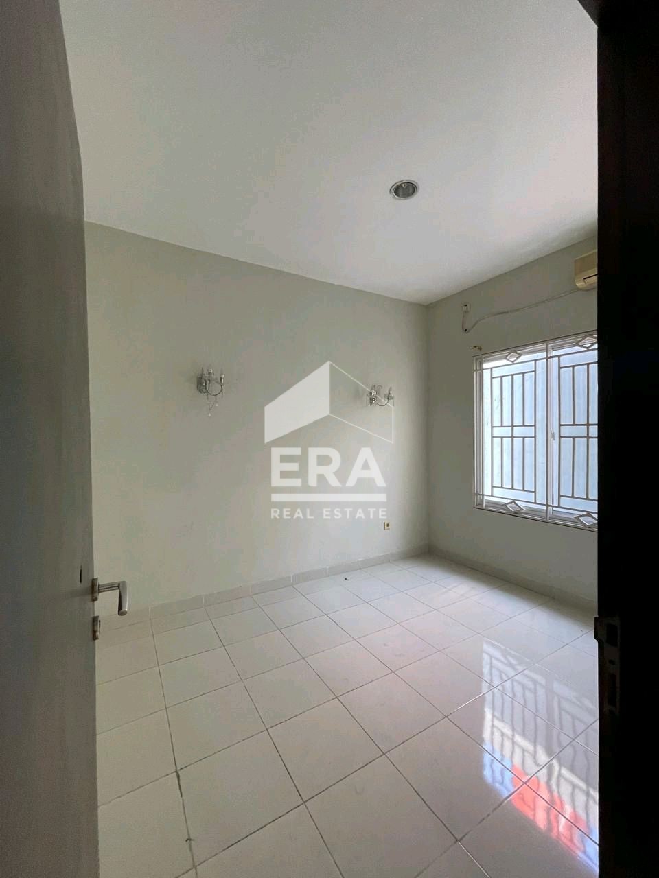interior 8