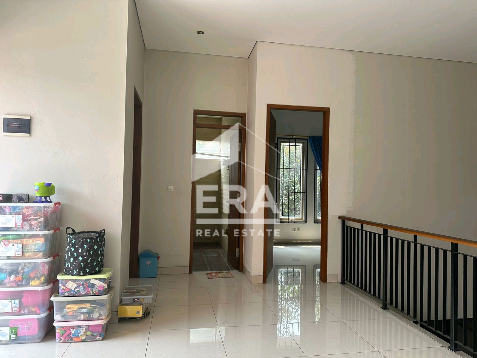 interior 10