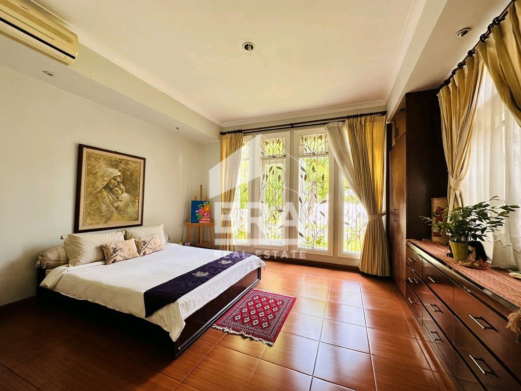 interior 6