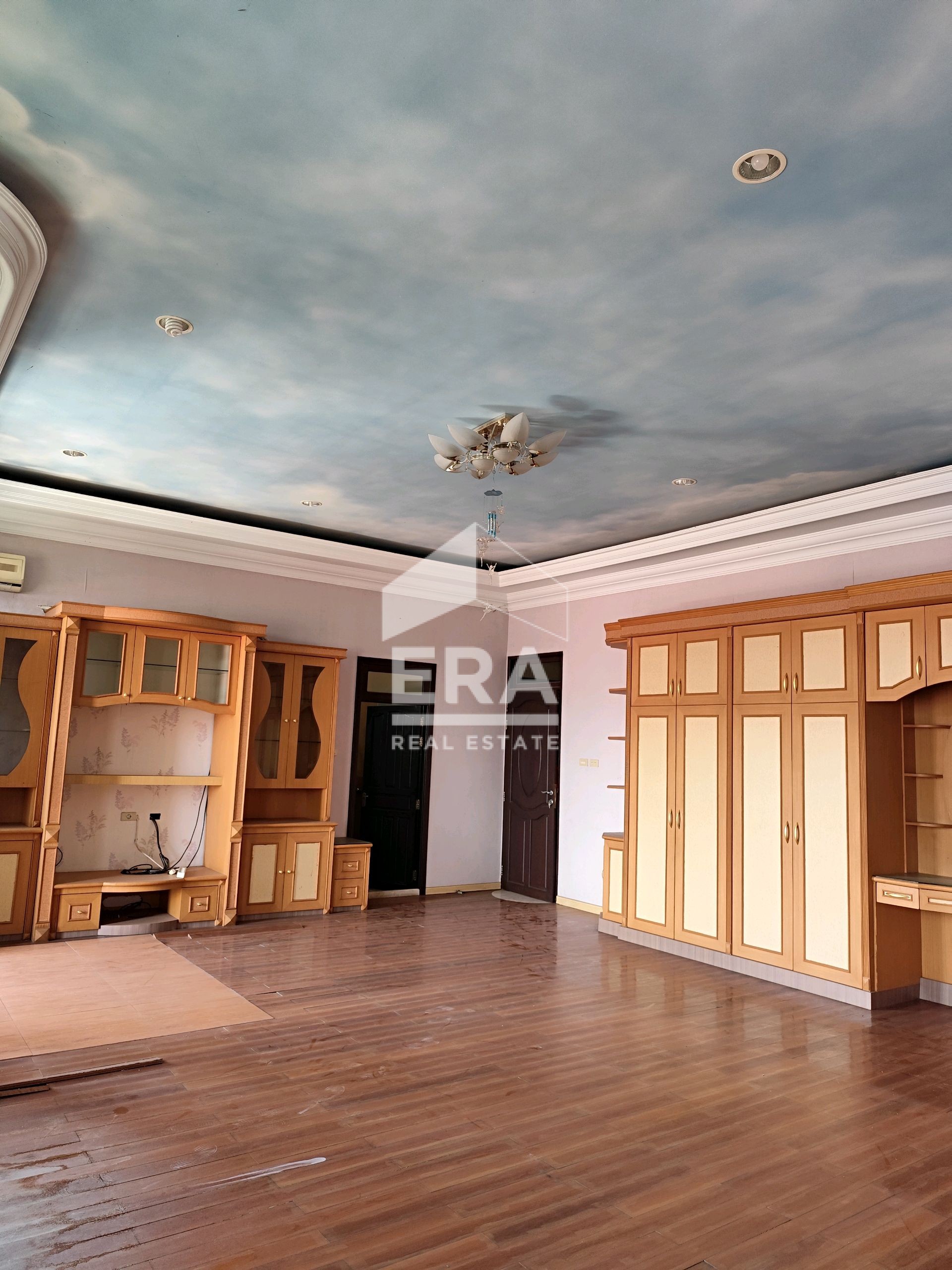 interior 6