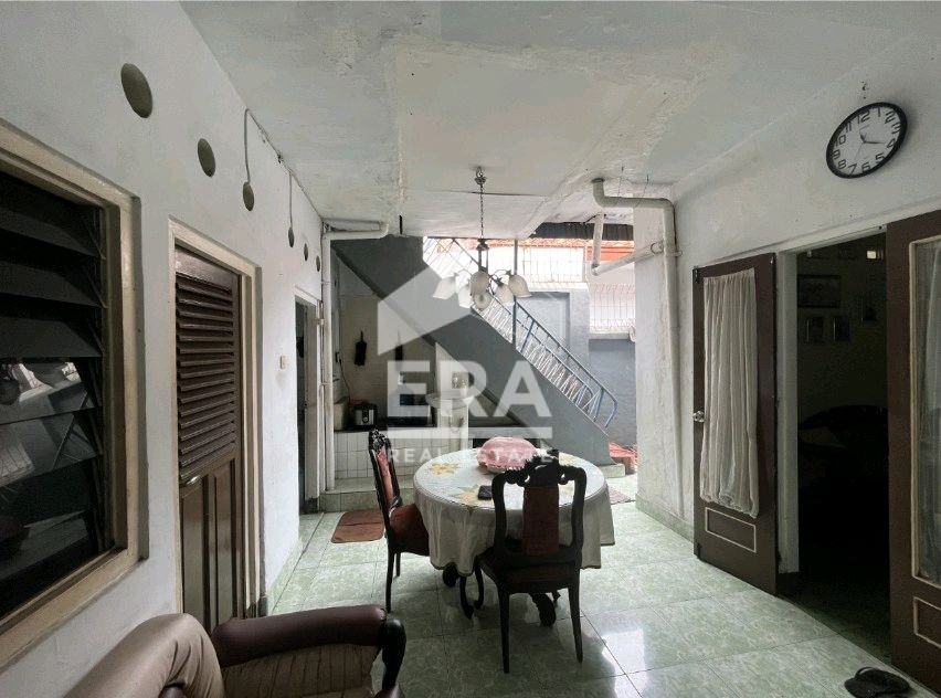 interior 6