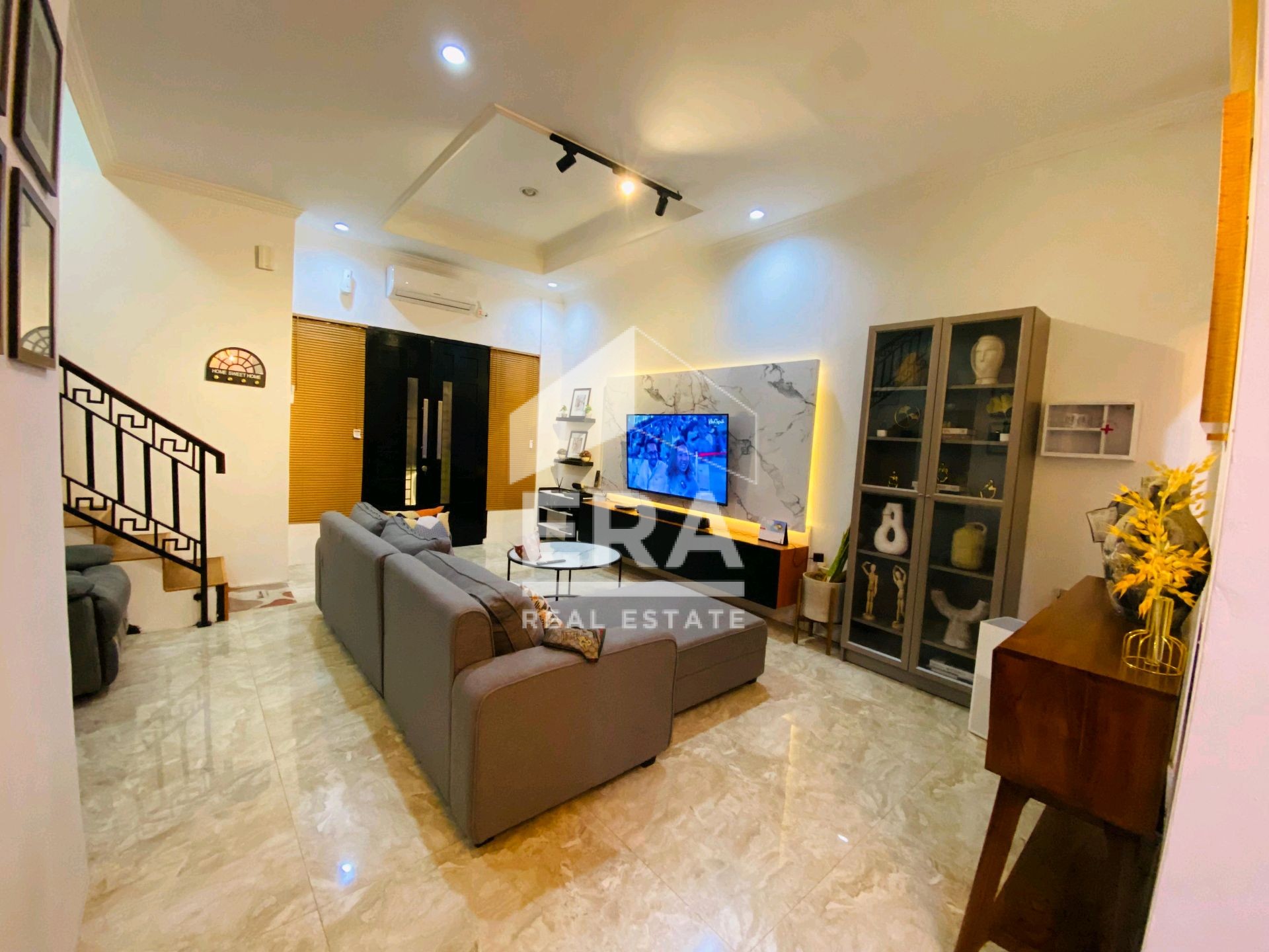 interior 10