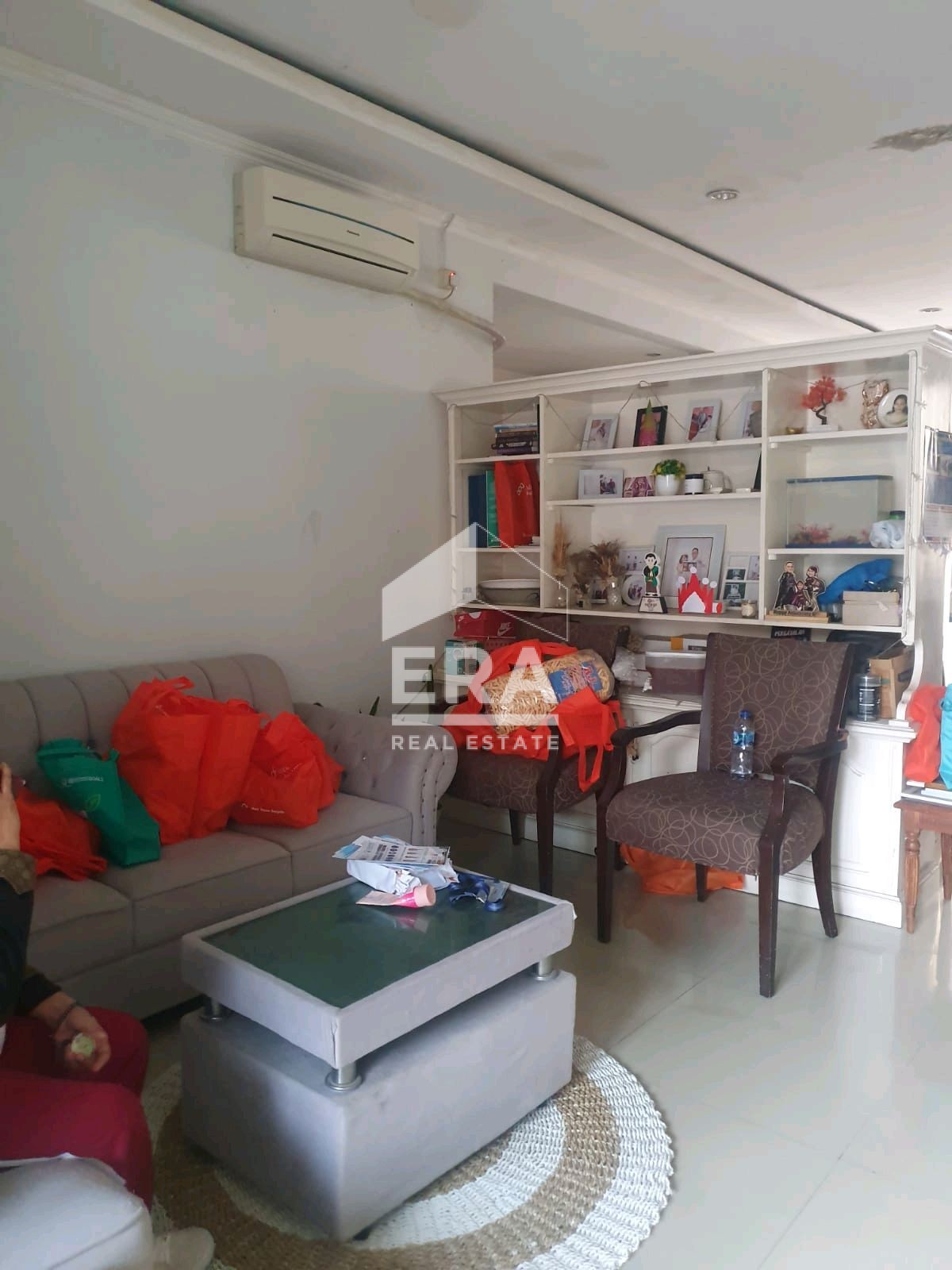 interior 8