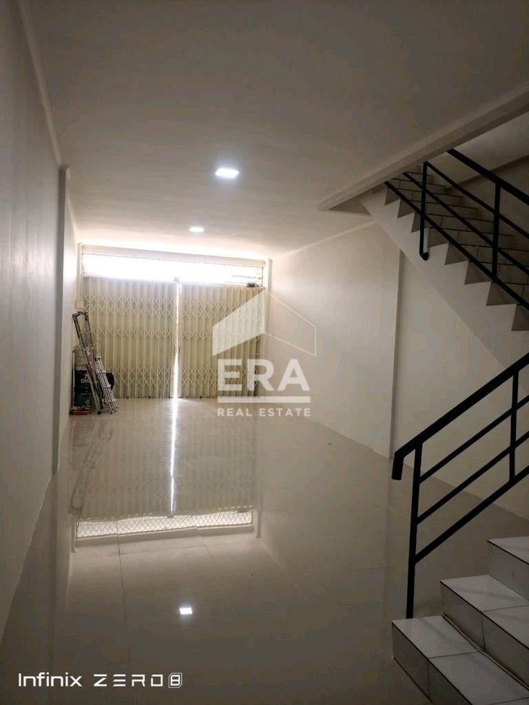 interior 8