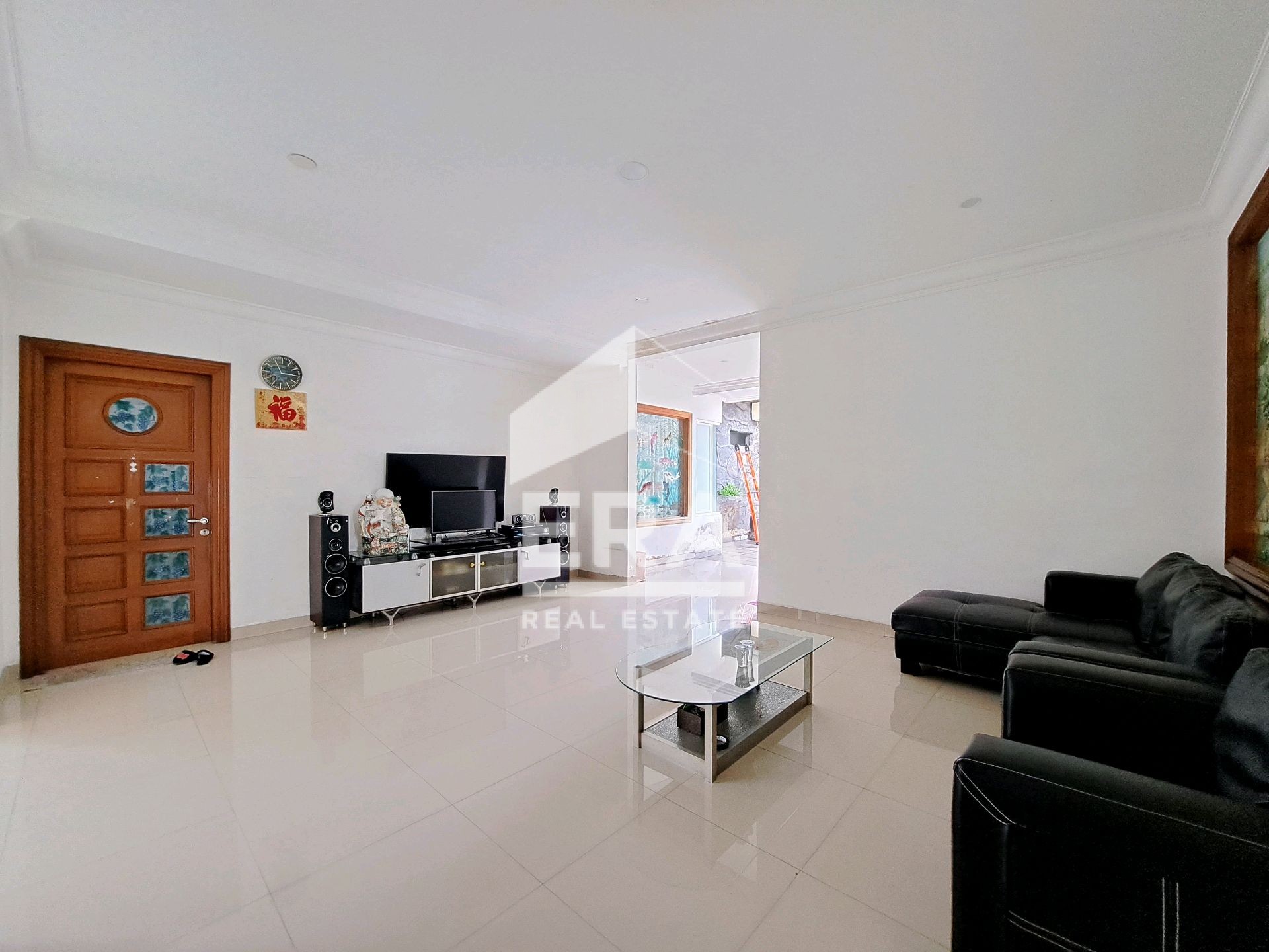 interior 4