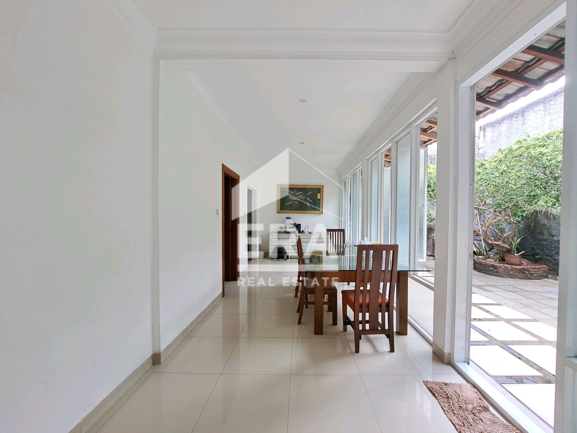 interior 10