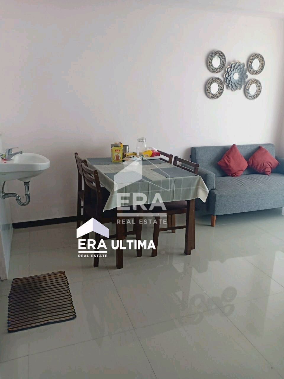 interior 8