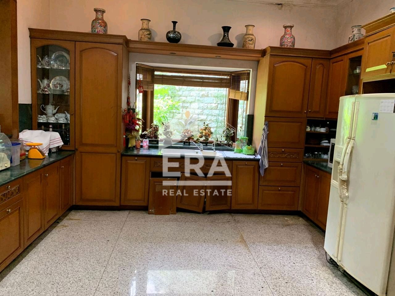 interior 6