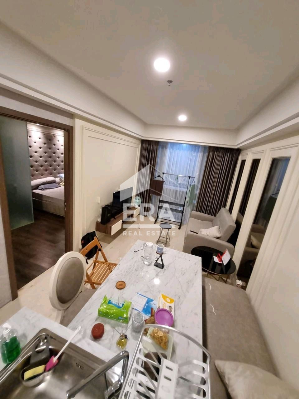 interior 8