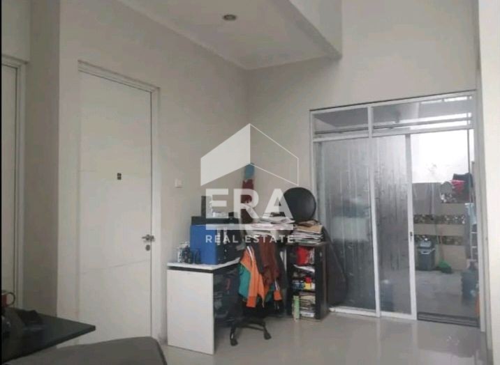 interior 8