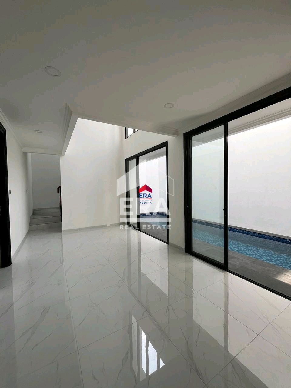 interior 8