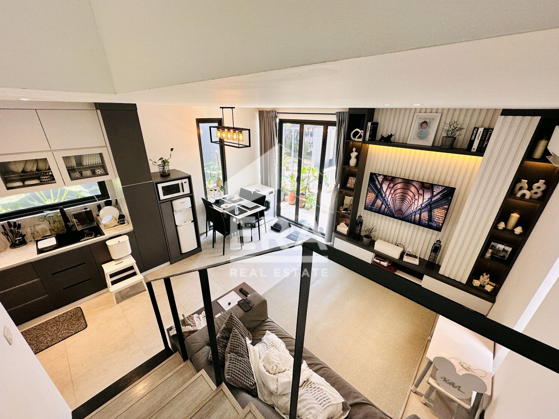 interior 6