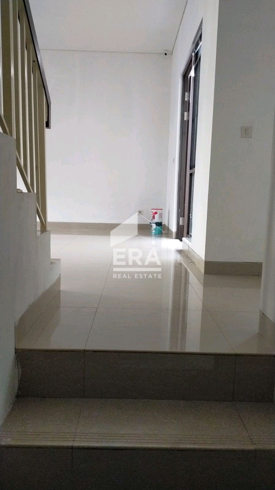 interior 8