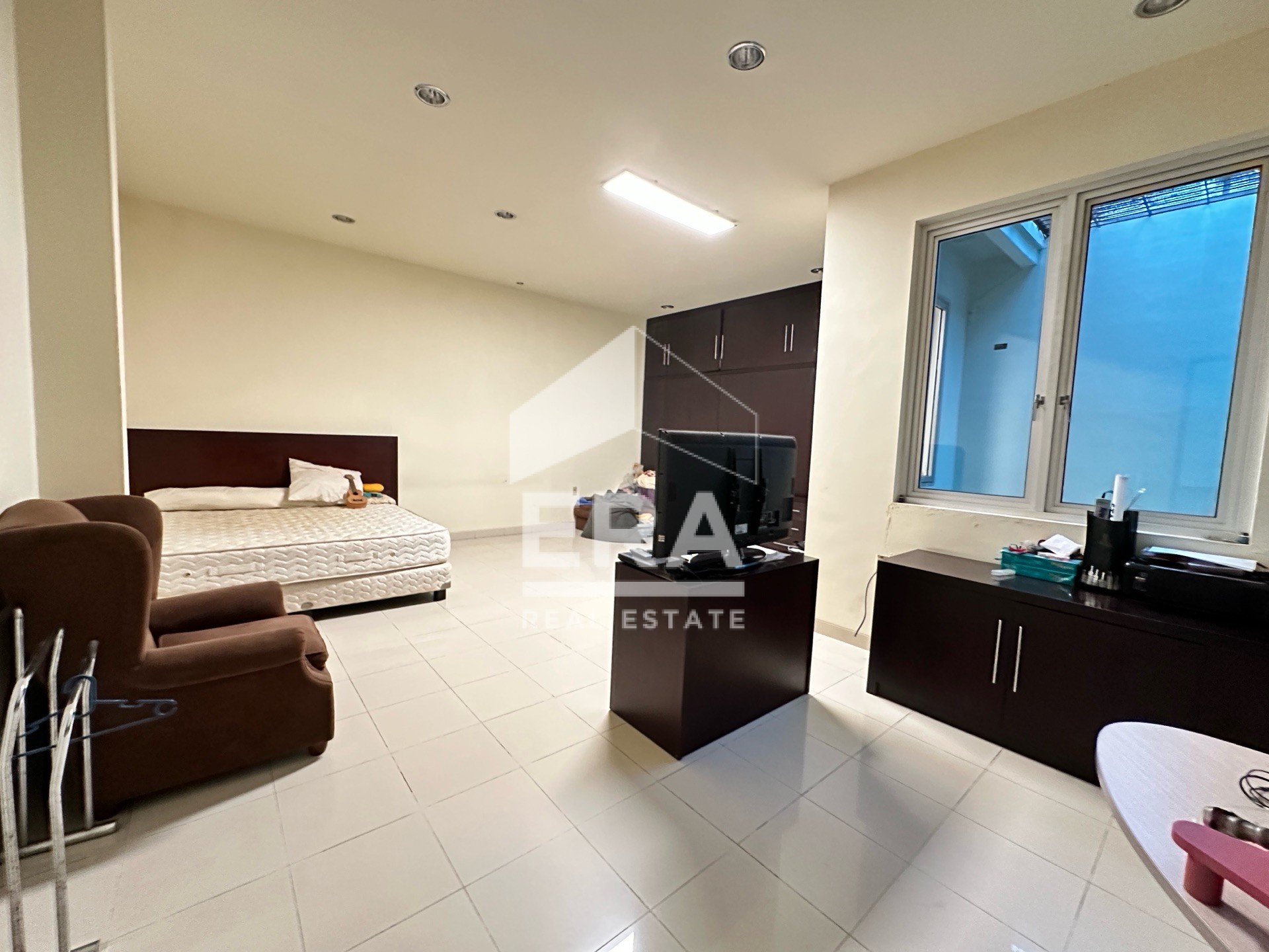 interior 6