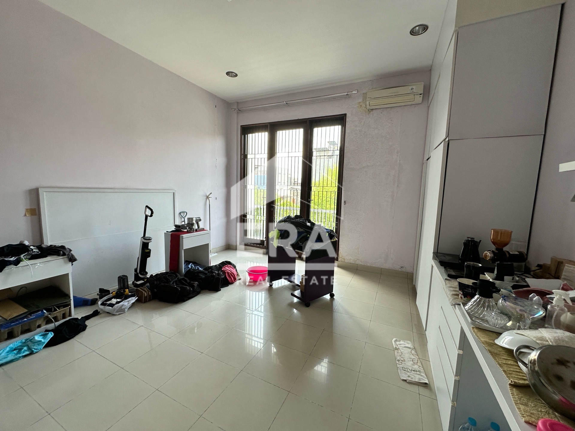 interior 9